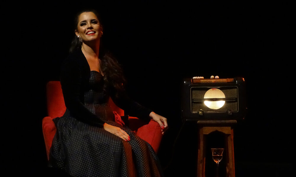 Mona Canta Dalva: Mona Vilardo celebra a Rainha do Rádio Dalva de Oliveira no Teatro Clara Nunes, na Gávea / Foto: Divulgação