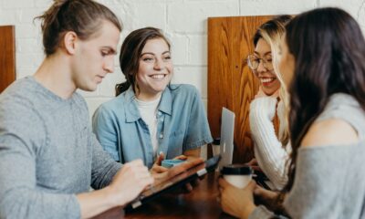 Insights para ser mais assertivo no networking durante o Web Summit Rio, maior evento de tecnologia do Brasil / Foto: Brooke Cagle / Unsplash